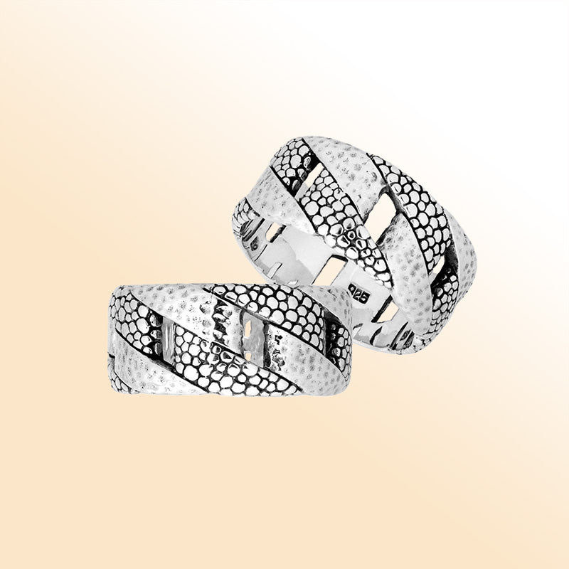 Sterling Silver beautiful designer ring handcrafted in Bali, Indonesia with diagonal dotted and smooth silver design