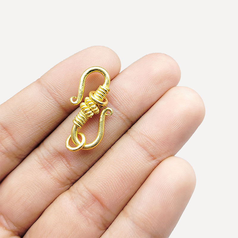 Elegant Interlinked S-Hook Handcrafted In India With 18K Gold Overlay Over Copper Perfect For Necklaces And Bracelets