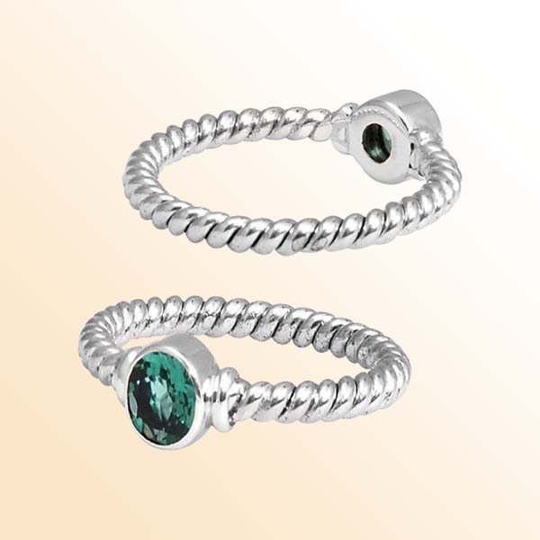 Sterling silver serenity rope ring with bezel-set Green Quartz, handcrafted in Bali.