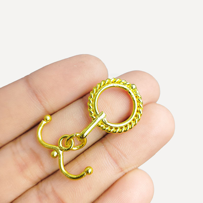 Handmade 18K gold overlay toggle clasp with polished rope-style ring and curved bar, crafted in India for bracelets and necklaces