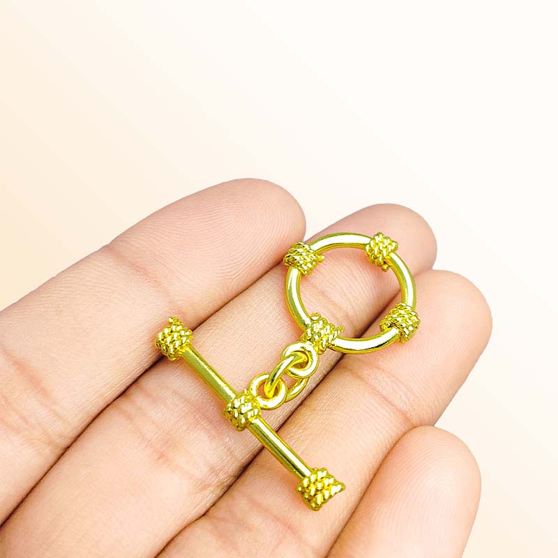 Handmade 18K gold overlay toggle clasp with polished circular ring and rope wrap bar detail, crafted in India for bracelets and necklaces