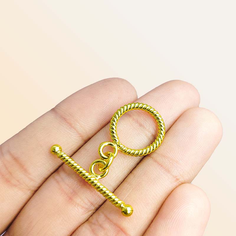 Handmade 18K gold plated rope toggle clasp with polished finish, crafted in India for bracelets and necklaces