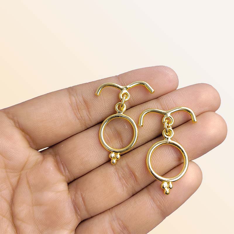 Handmade 18K gold plated grooved toggle clasp with polished finish, crafted in India for bracelets and necklaces