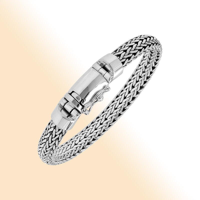Sterling silver men’s wheat chain bracelet with mirror finish and box clasp closure.