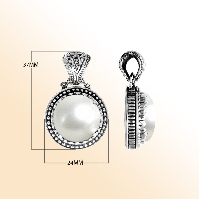 Handmade Pearl pendant in sterling silver with Balinese artistry, elegant jewelry design.