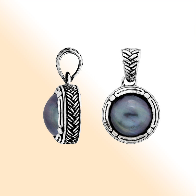 Sterling Silver Round Pendant With Gray Mabe Pearl And Antique Rope Detailing
