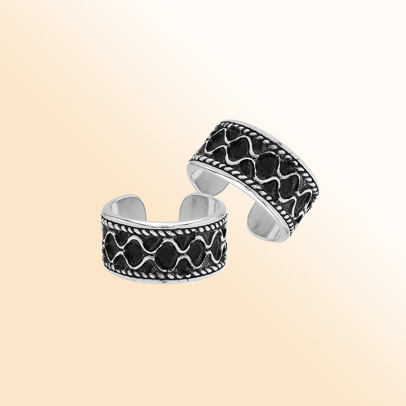 Sterling silver adjustable wide band ring with wavy oxidized pattern, unisex artisan silver ring for men and women.