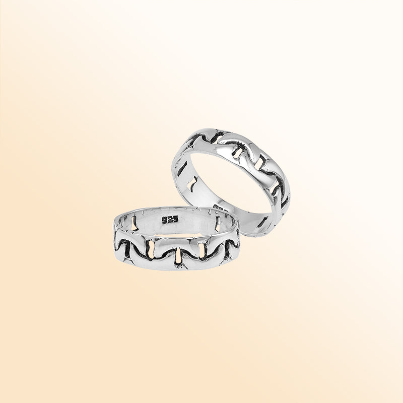 Sterling silver band ring with wavy oxidized pattern, handcrafted unisex 925 silver jewelry for men and women, perfect for everyday wear or gifting.