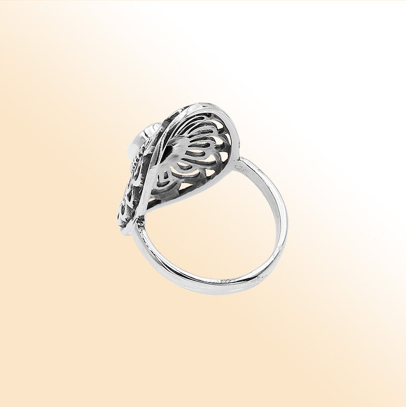 Balinese Silver Oval Shape Ring With Amethyst Quartz And Handcrafted Detailing