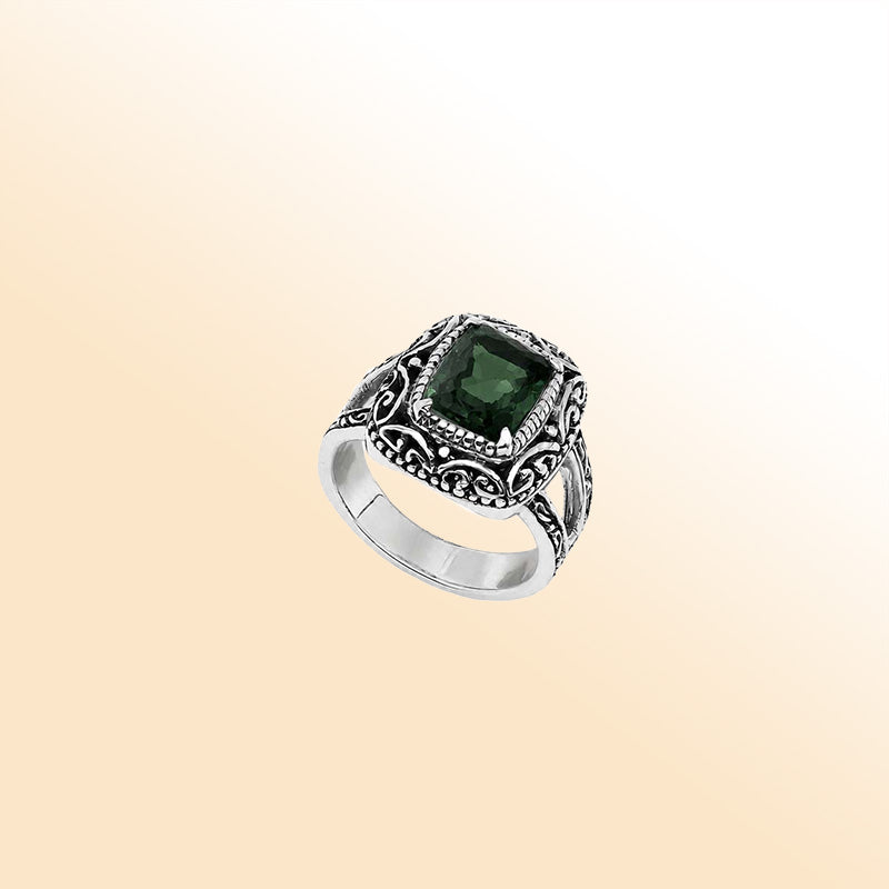 Vintage sterling silver Green Quartz cocktail ring with handcrafted Balinese artisan detailing