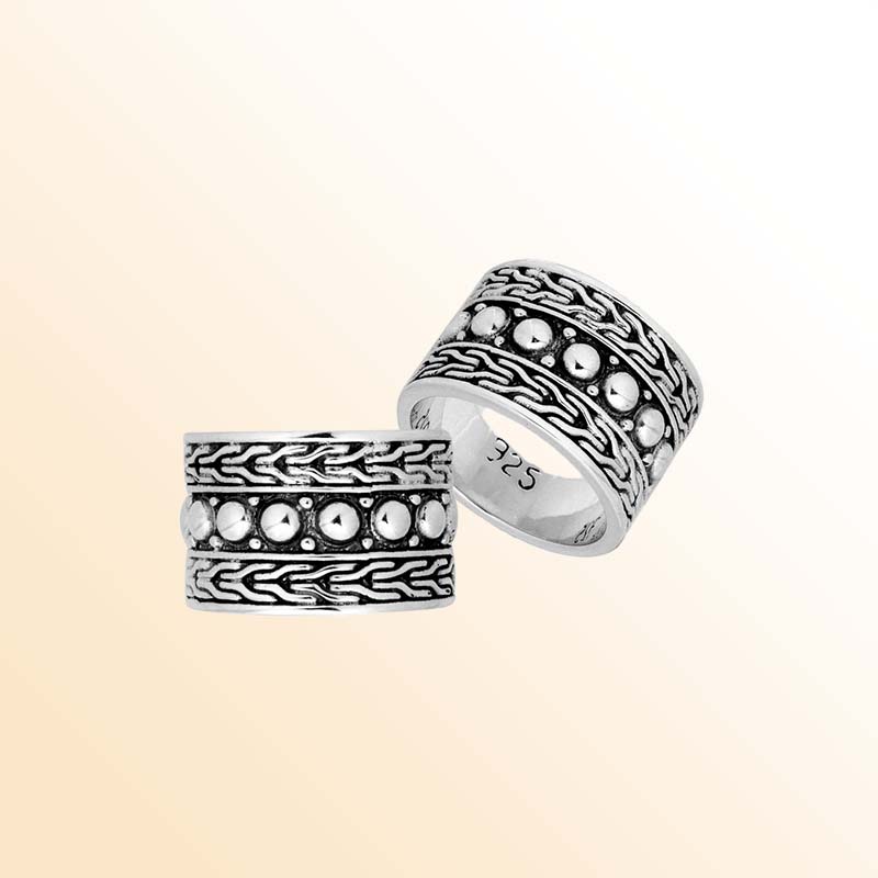 Sterling Silver beautiful designer dotted ring handcrafted in Bali, Indonesia with oxidized chain pattern detailing