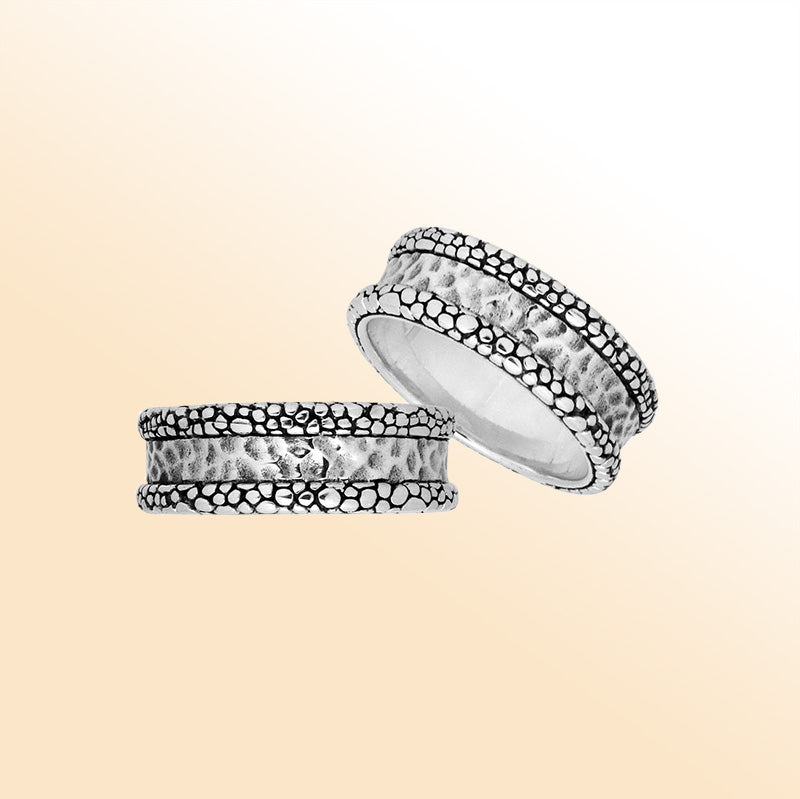 Sterling Silver beautiful pretty simple design ring handcrafted in Bali, Indonesia with hammered and dotted border design