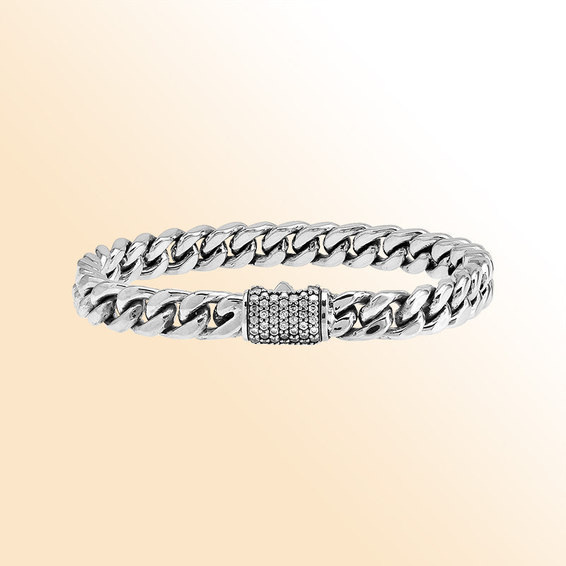 A luxurious 925 sterling silver bracelet with an interlinked chain design featuring a sparkling Cubic Zirconia centerpiece and a mirror-polished high-gloss surface for an elegant modern look.