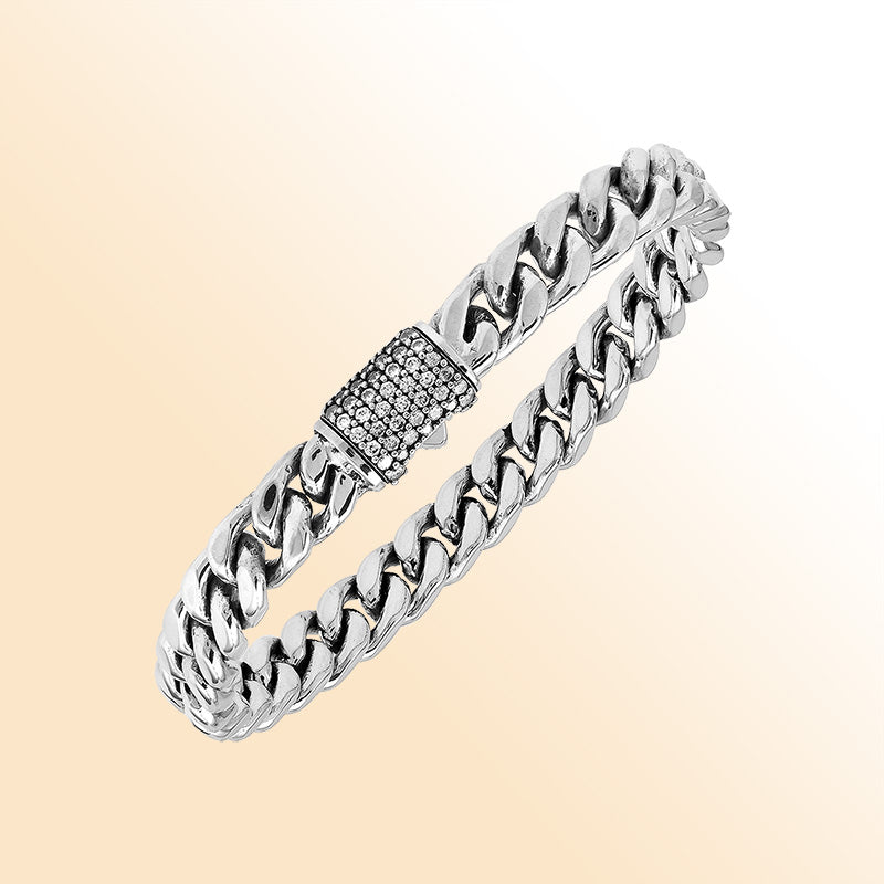 A luxurious 925 sterling silver bracelet with an interlinked chain design featuring a sparkling Cubic Zirconia centerpiece and a mirror-polished high-gloss surface for an elegant modern look.