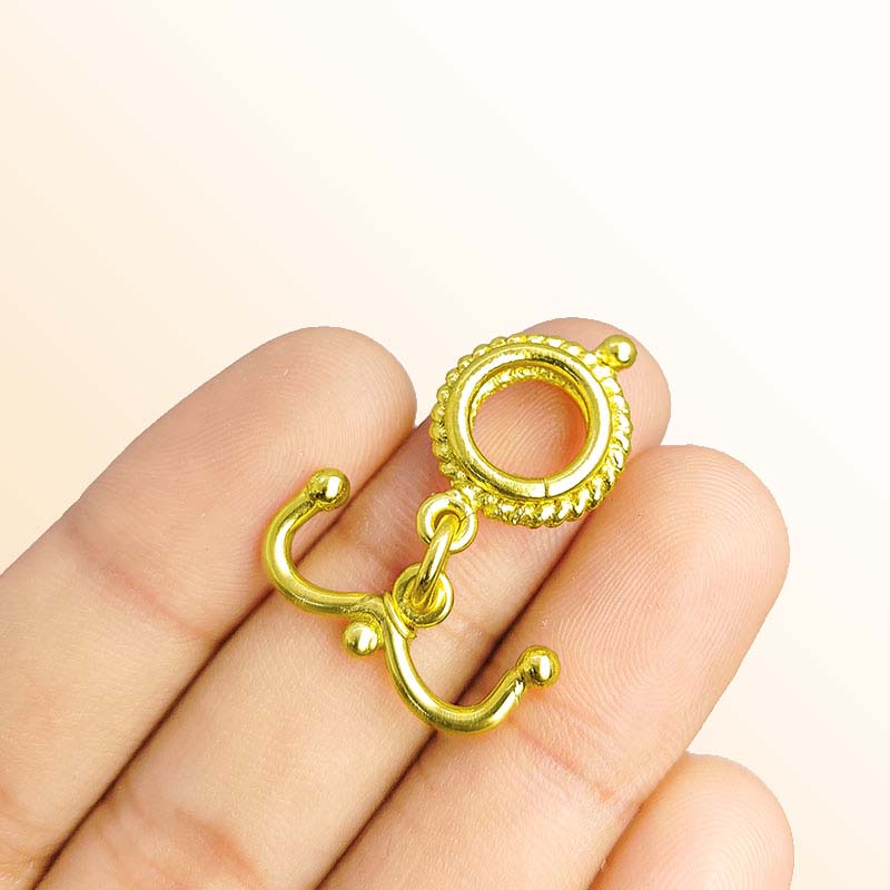 Handmade 18K gold overlay toggle clasp with polished rope-textured ring and curved bar, crafted in India for jewelry making