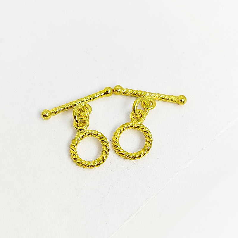 Handmade 18K gold overlay toggle clasp with polished rope-style ring and twisted bar, crafted in India for bracelets and necklaces