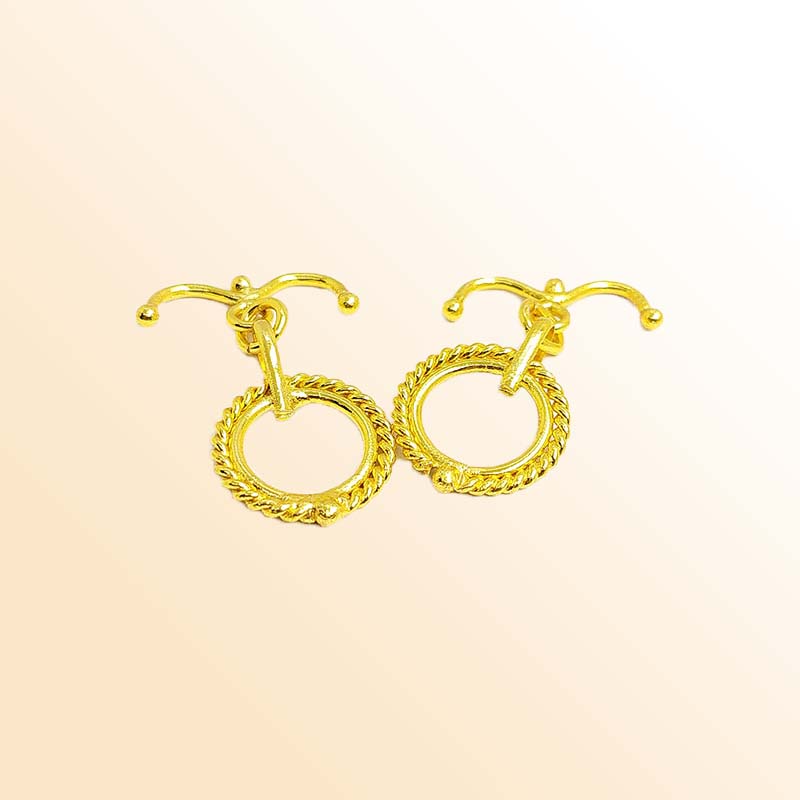 Handmade 18K gold overlay toggle clasp with polished rope-style ring and curved bar, crafted in India for bracelets and necklaces