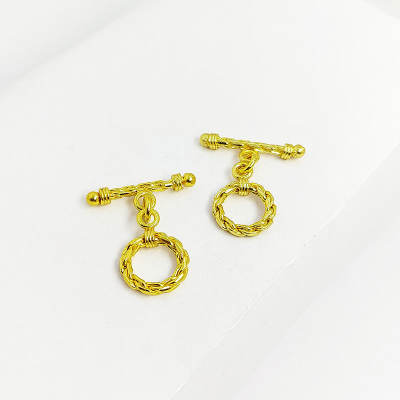 Handmade 18K gold overlay toggle clasp with polished braided rope ring and twisted bar, crafted in India for bracelets and necklaces