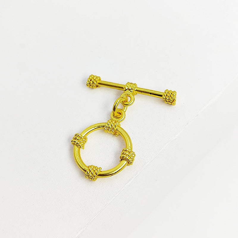 Handmade 18K gold overlay toggle clasp with polished circular ring and rope wrap bar detail, crafted in India for bracelets and necklaces