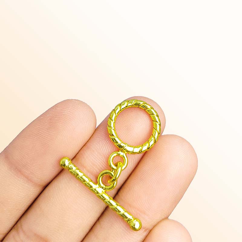 Handmade 18K gold overlay toggle clasp with polished rope-style ring and twisted bar, crafted in India for bracelets and necklaces