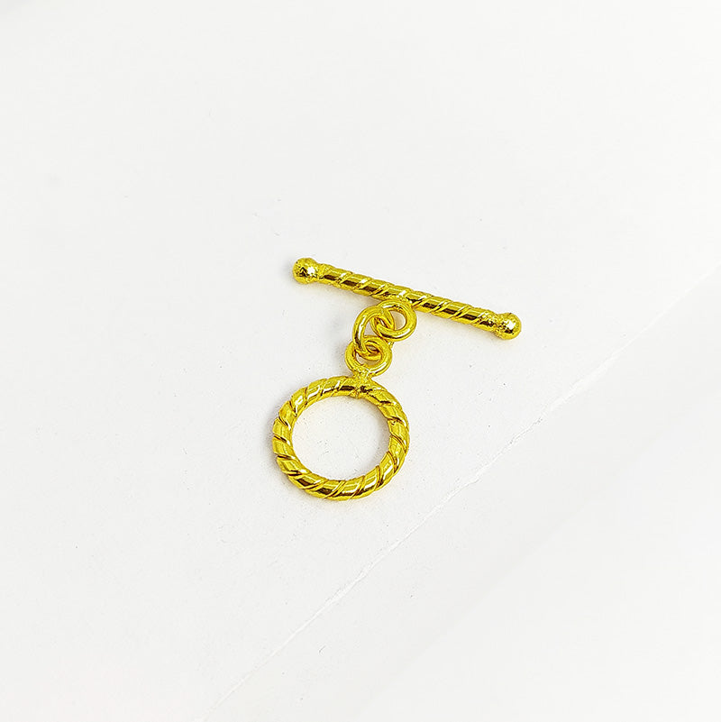 Handmade 18K gold overlay toggle clasp with polished rope-style ring and twisted bar, crafted in India for bracelets and necklaces