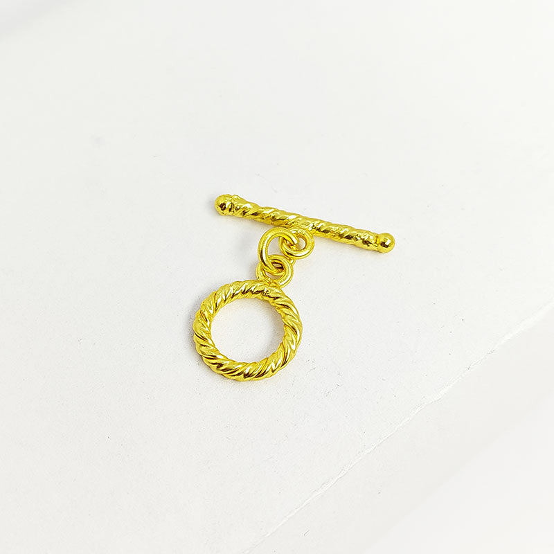 Handmade 18K gold overlay toggle clasp with polished rope-style ring and twisted bar, crafted in India for bracelets and necklaces