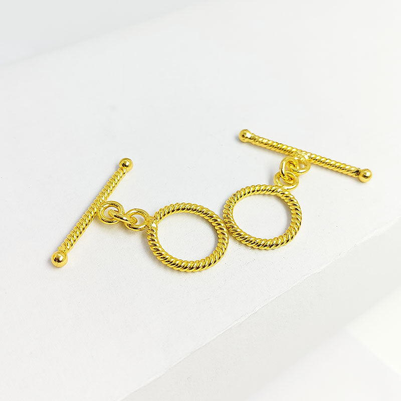 Handmade 18K gold plated rope toggle clasp with polished finish, crafted in India for bracelets and necklaces