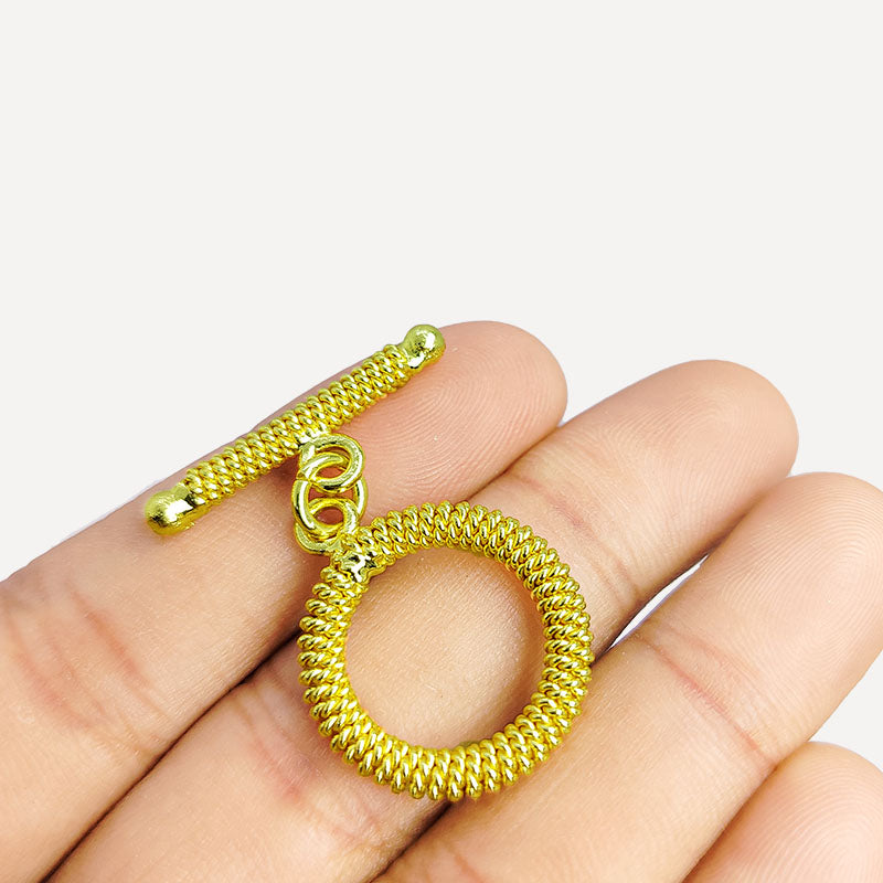 Handmade 18K gold plated rope-style toggle clasp with polished finish, crafted in India for bracelets and necklaces