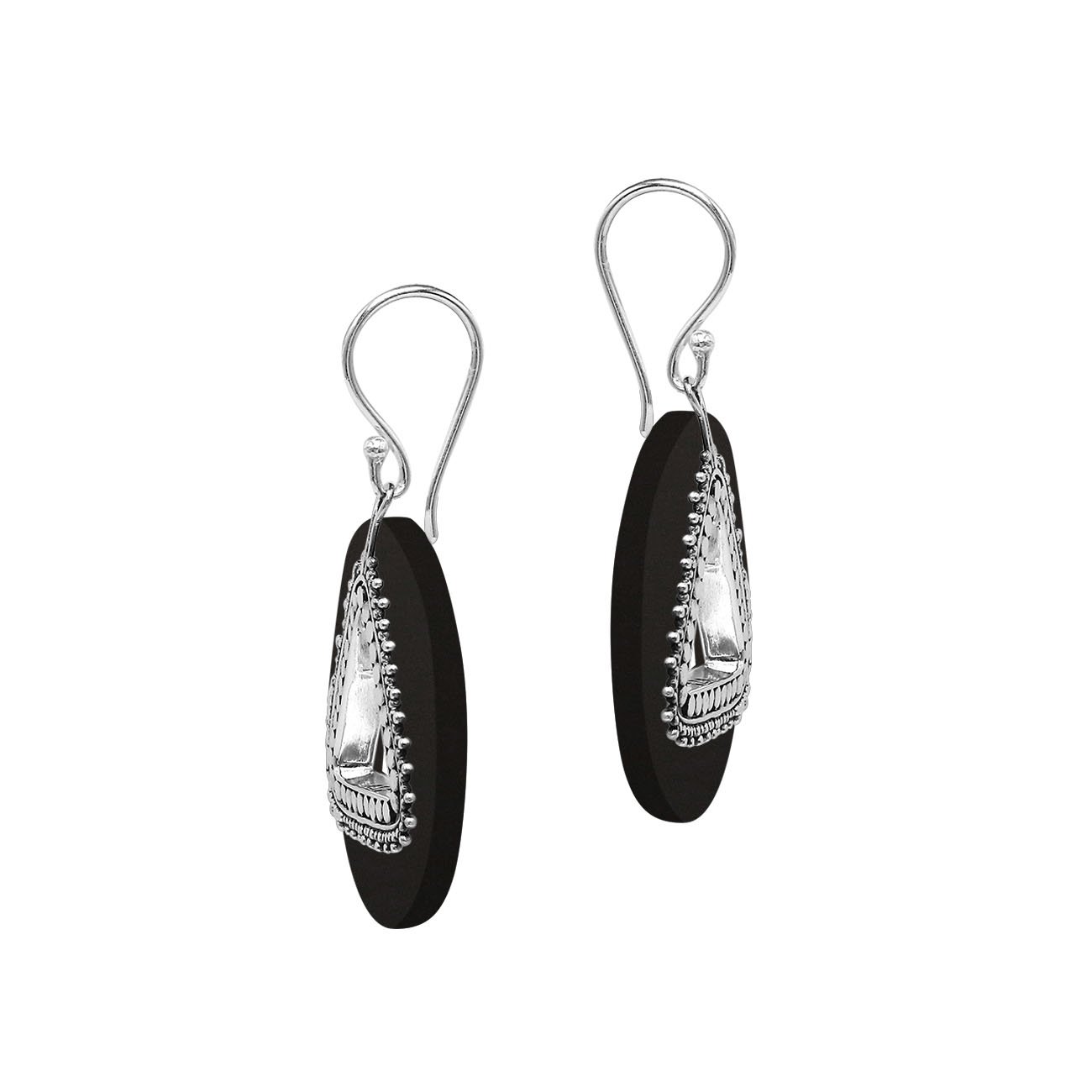 AE-1184-SH.B Sterling Silver Round Shape Earring With Black Shell Jewelry Bali Designs Inc 