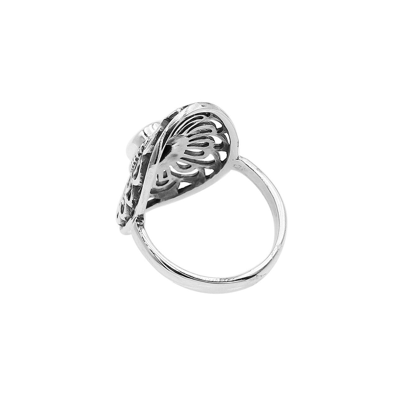 Balinese Silver Oval Shape Ring With Peridot Quartz And Handcrafted Detailing