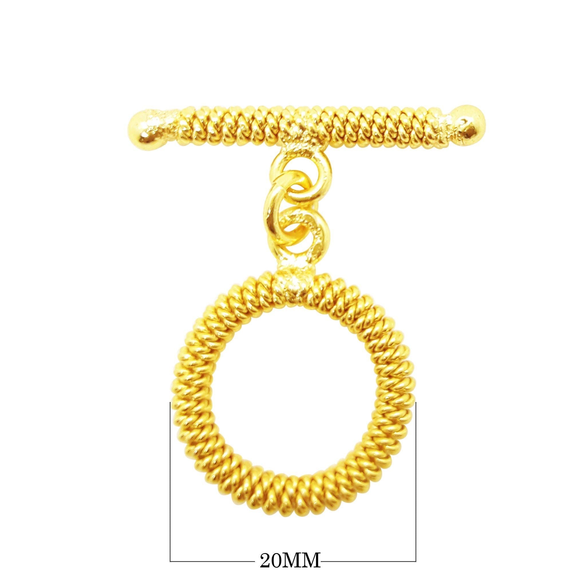 Handmade 18K gold plated rope-style toggle clasp with polished finish, crafted in India for bracelets and necklaces